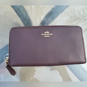 Coach Wallet! Pebble leather Bordeaux